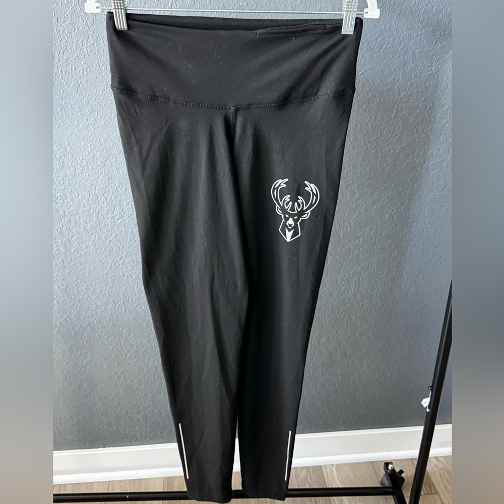 Milwaukee Bucks Women’s Black NBA Ultra Game Leggings